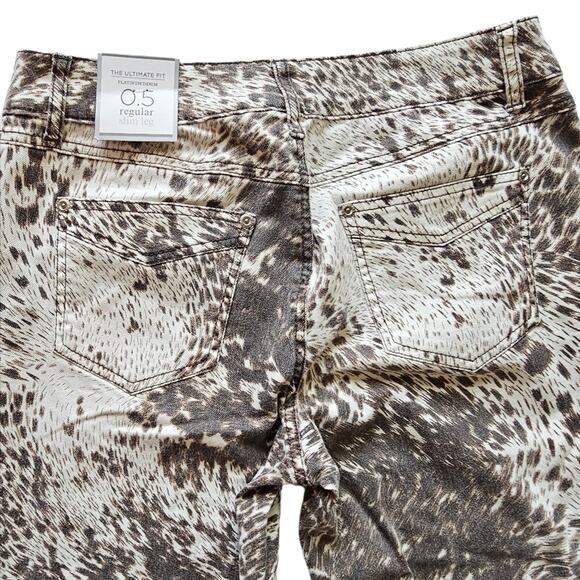 NWT Chico's Jeans Women's Size 6 Chicos 0.5 Platinum Pony Print Slim Tan Brown - Picture 9 of 14